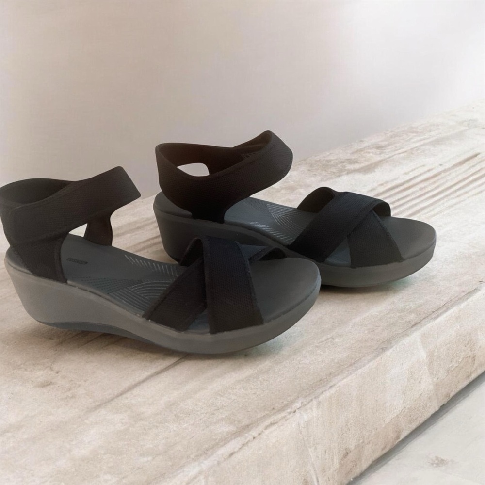NIB Cloudsteppers by Clarks Step Cali Skye Black Wedge Sandals Sz 12